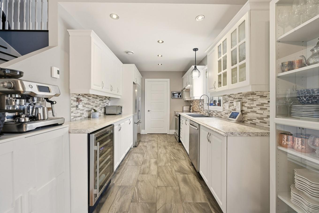 Kitchen - 17 Rue Des Perdrix, Saint-Basile-Le-Grand, QC - Indoor Photo Showing Kitchen