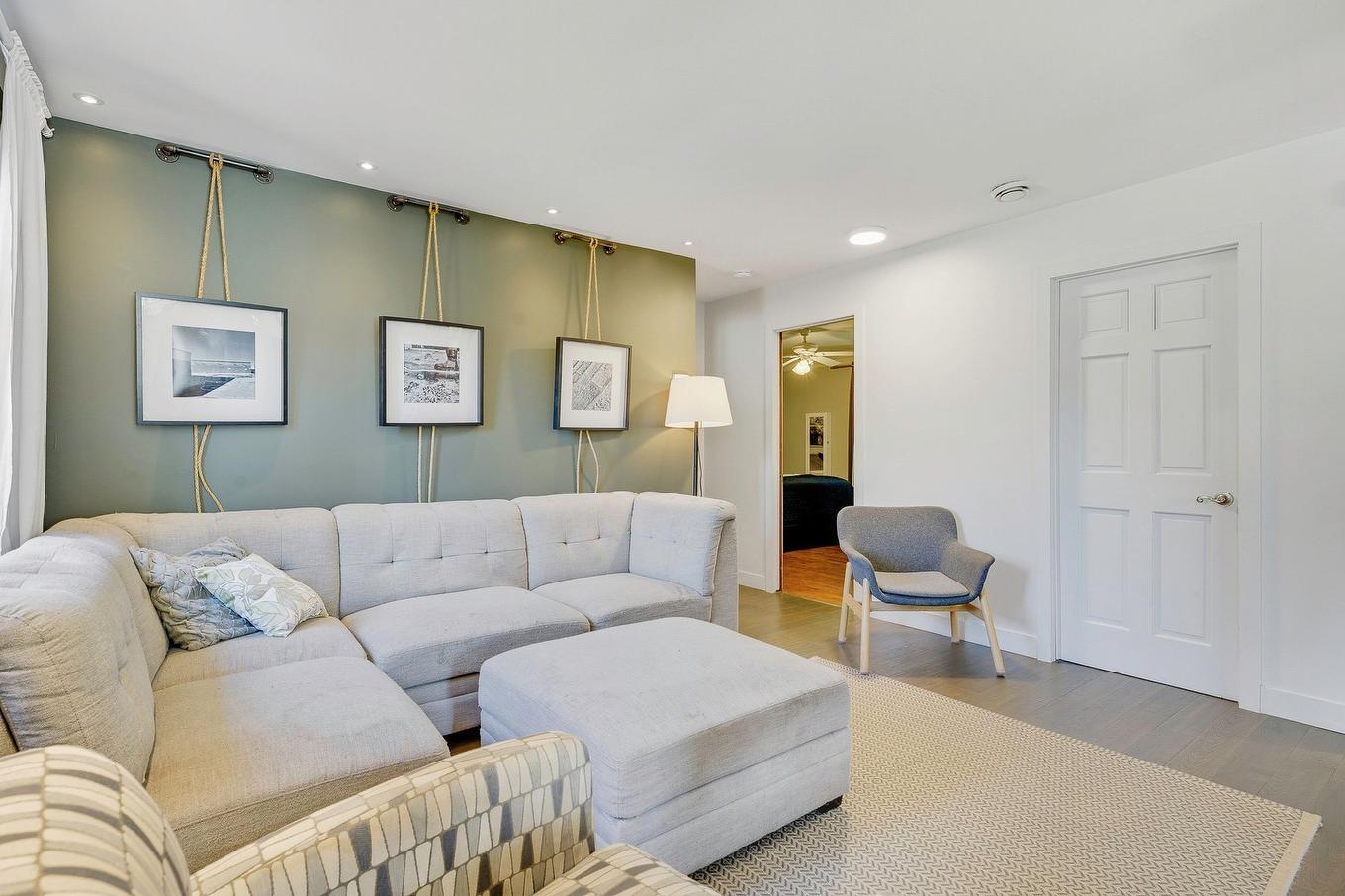 Living room - 1223 23E Avenue, Saint-Jérôme, QC - Indoor Photo Showing Living Room