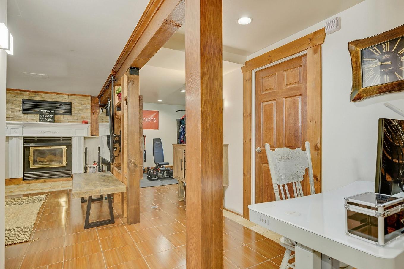 Overall view - 1223 23E Avenue, Saint-Jérôme, QC - Indoor Photo Showing Other Room With Fireplace