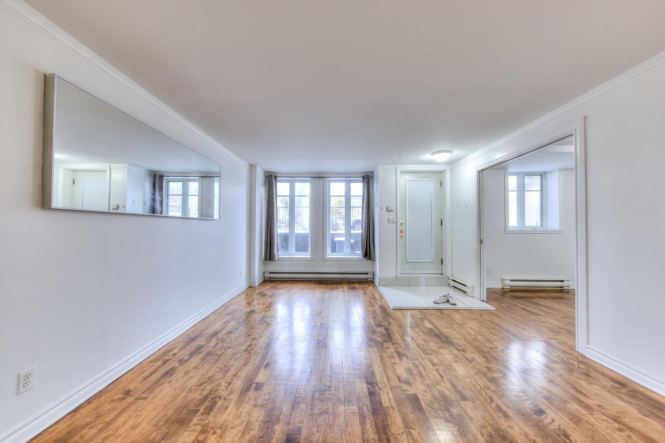 Living room - 6017 Rue Hamilton, Montréal (Le Sud-Ouest), QC - Indoor Photo Showing Other Room