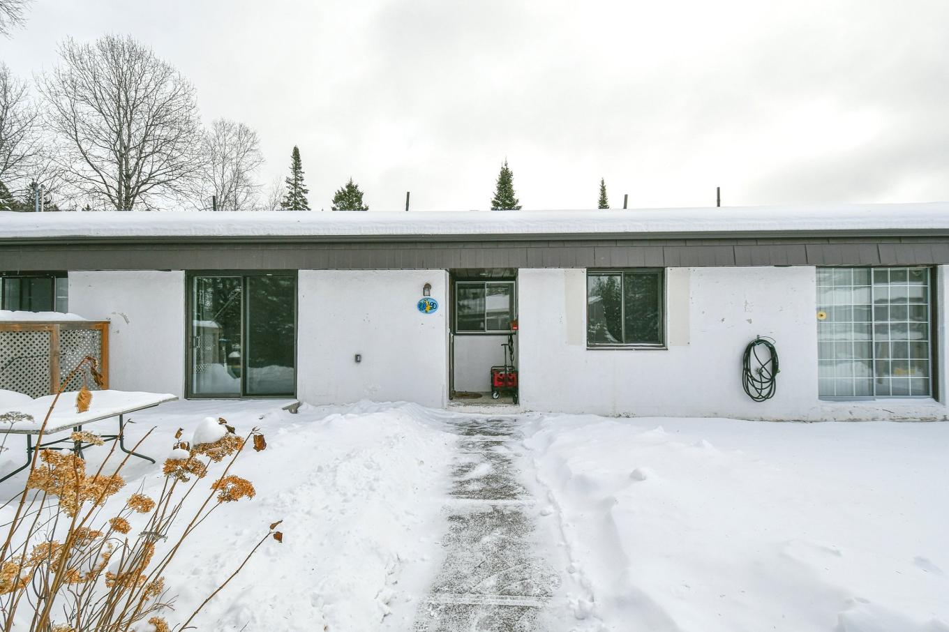 Façade - 90 Rue Desjardins, Sainte-Agathe-Des-Monts, QC - Outdoor