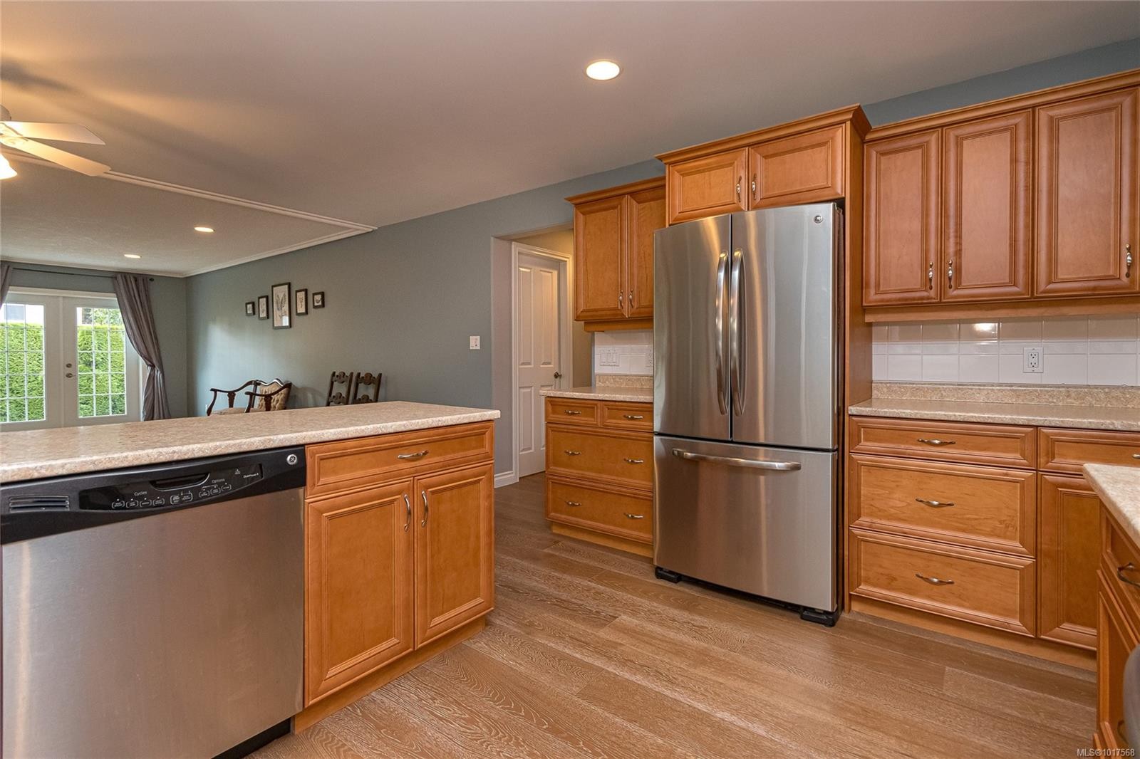 1405 Anna Clare Pl, Saanich, BC