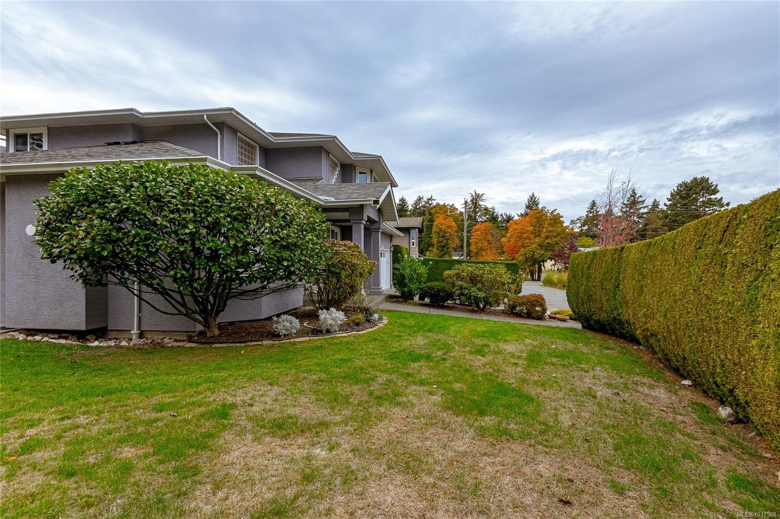 1405 Anna Clare Pl, Saanich, BC