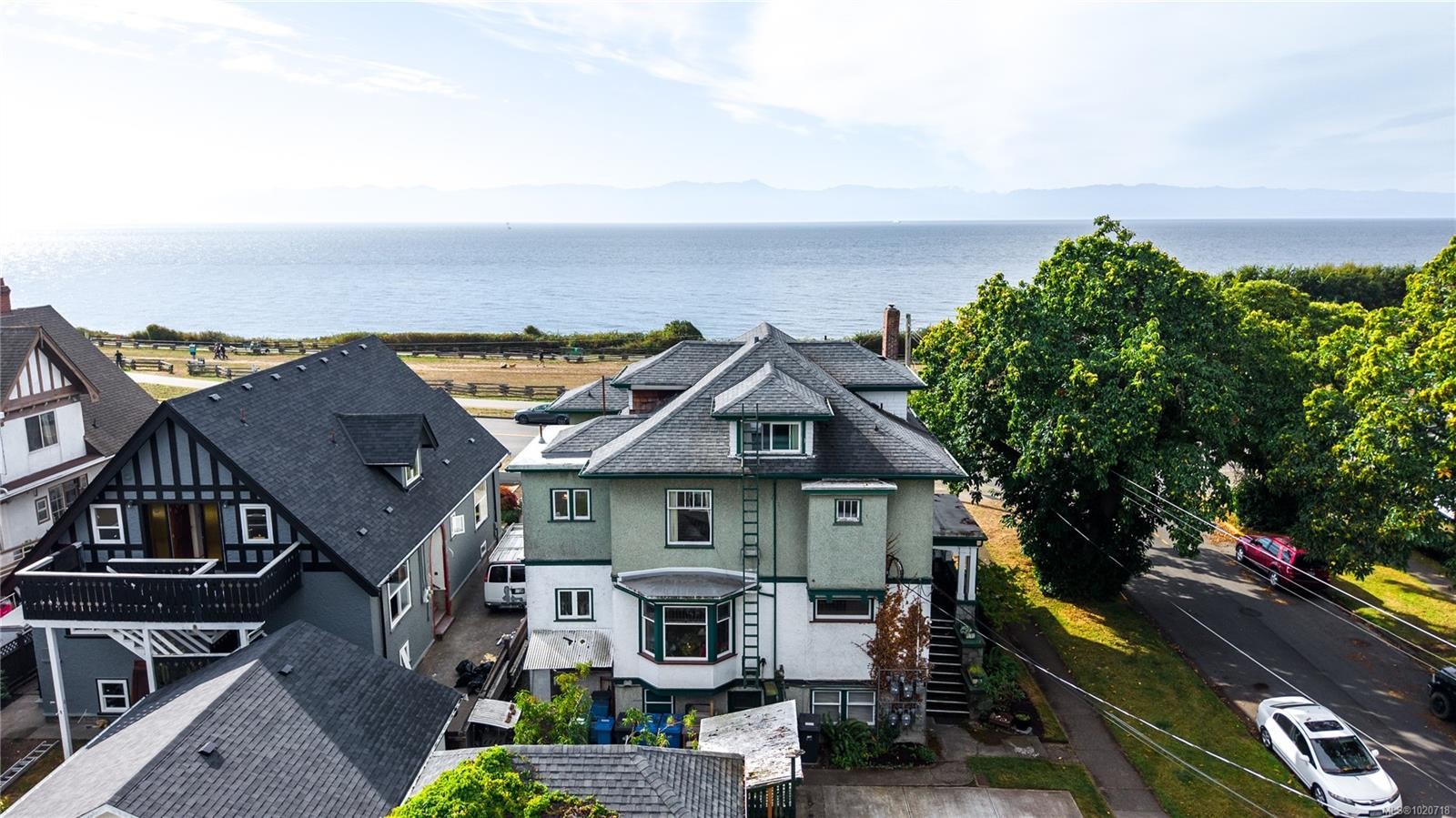1124 Dallas Rd, Victoria, BC - Outdoor With Body Of Water
