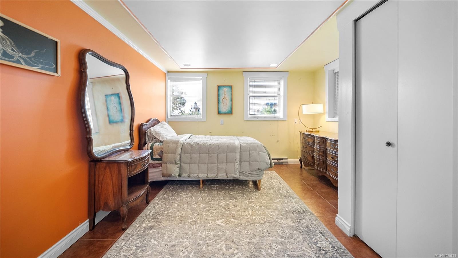 1124 Dallas Rd, Victoria, BC - Indoor Photo Showing Bedroom