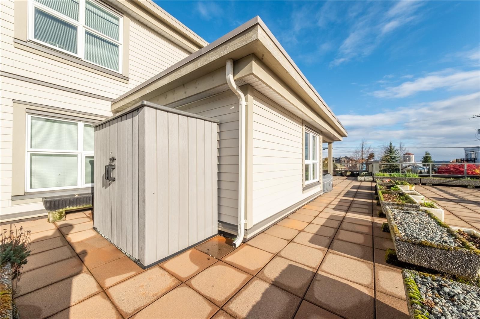 201-327 Prideaux St, Nanaimo, BC - Outdoor With Exterior