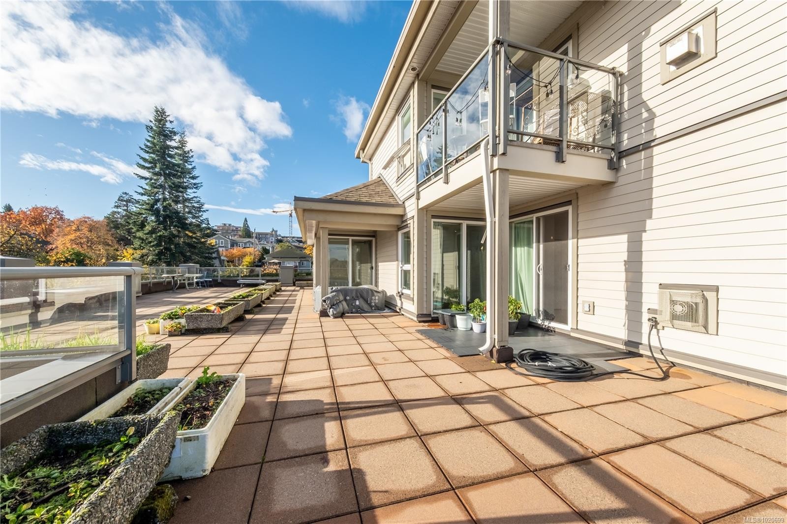 201-327 Prideaux St, Nanaimo, BC - Outdoor