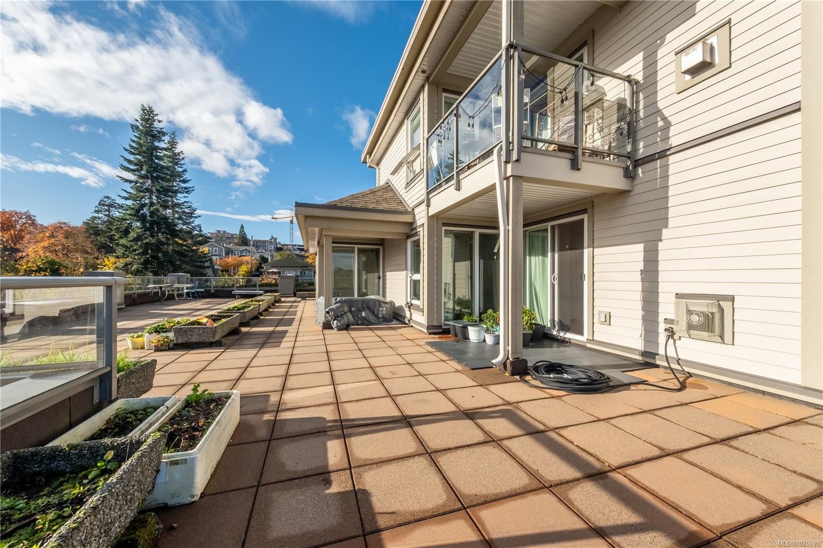 201-327 Prideaux St, Nanaimo, BC - Outdoor