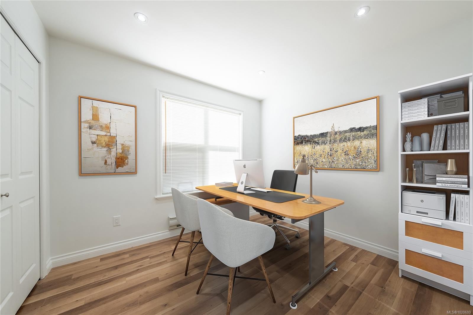 201-327 Prideaux St, Nanaimo, BC - Indoor Photo Showing Office