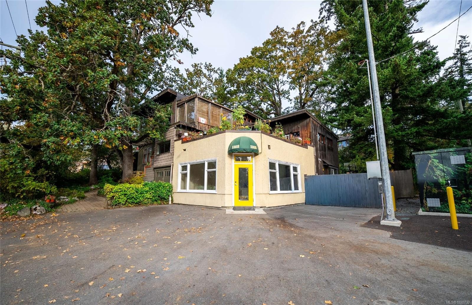 1168 Burnside Rd West, Saanich, BC