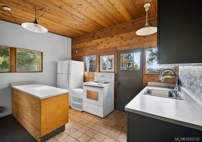 1168 Burnside Rd West, Saanich, BC