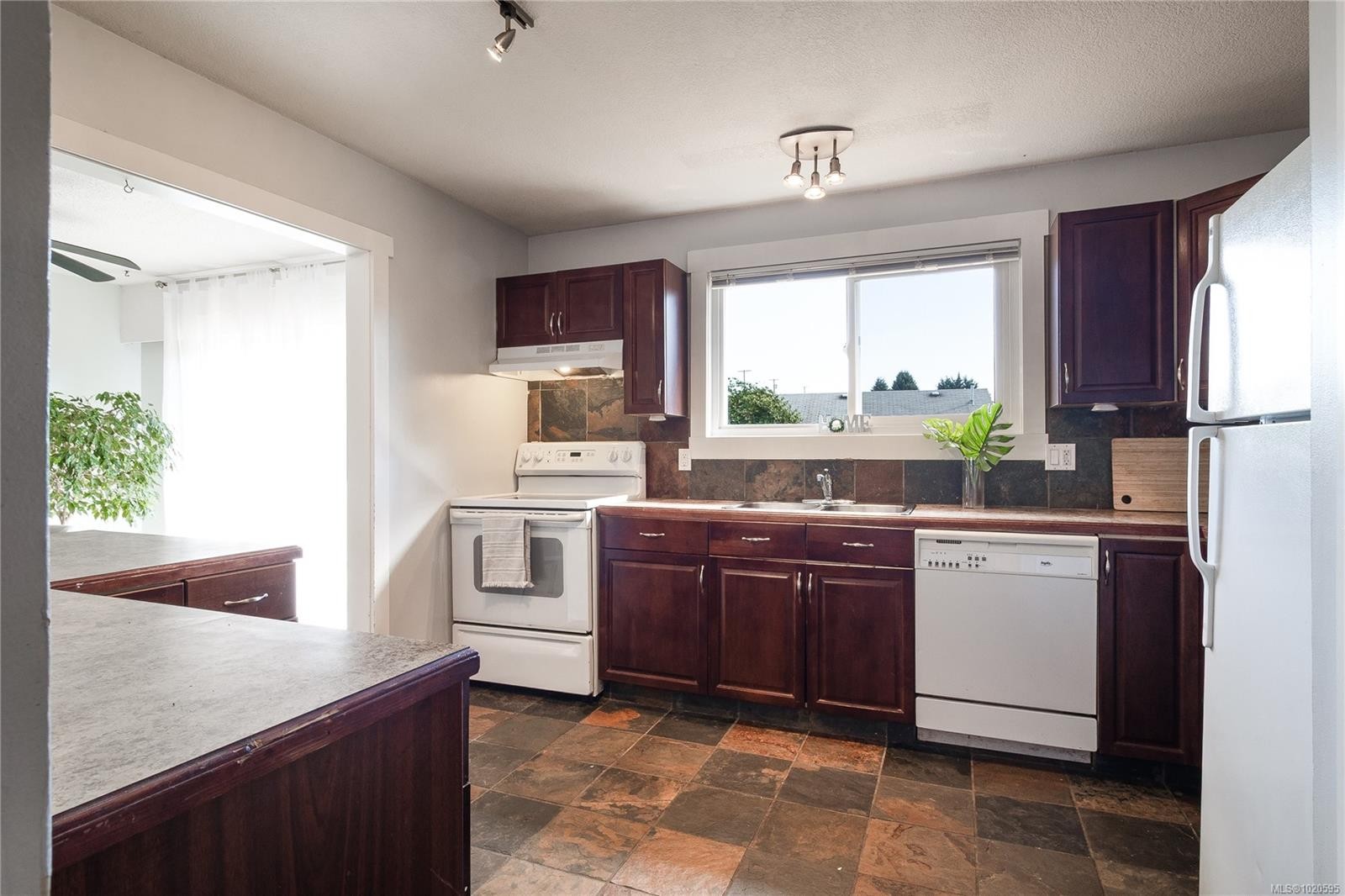 2112 Boxwood Rd, Nanaimo, BC