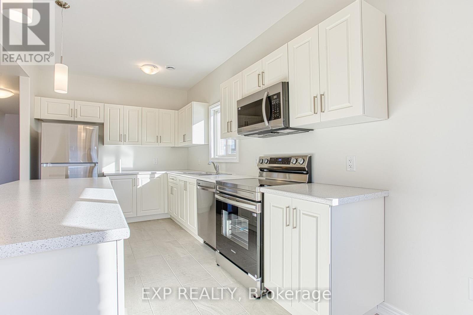 Upper - 20 Elvira Way, Thorold, ON - Indoor Photo Showing Kitchen
