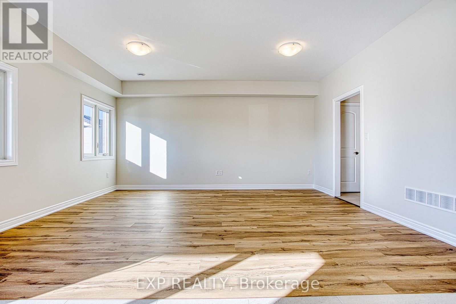 Upper - 20 Elvira Way, Thorold, ON - Indoor Photo Showing Other Room