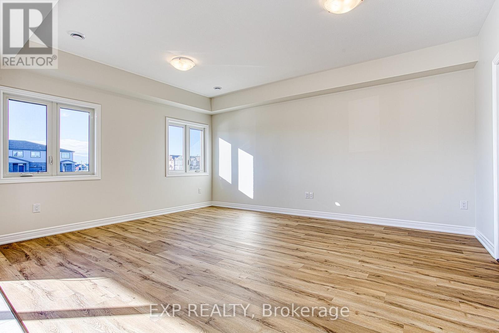 Upper - 20 Elvira Way, Thorold, ON - Indoor Photo Showing Other Room