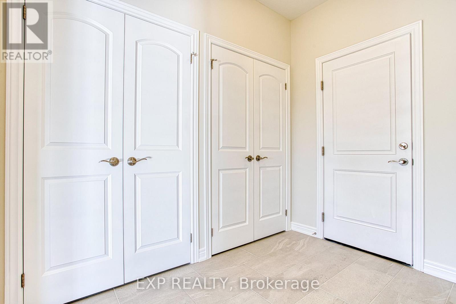 Upper - 20 Elvira Way, Thorold, ON - Indoor Photo Showing Other Room