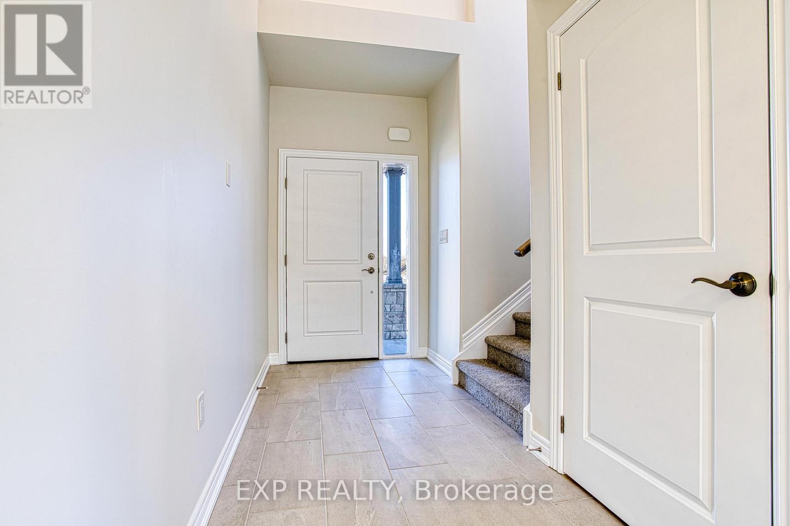 Upper - 20 Elvira Way, Thorold, ON - Indoor Photo Showing Other Room