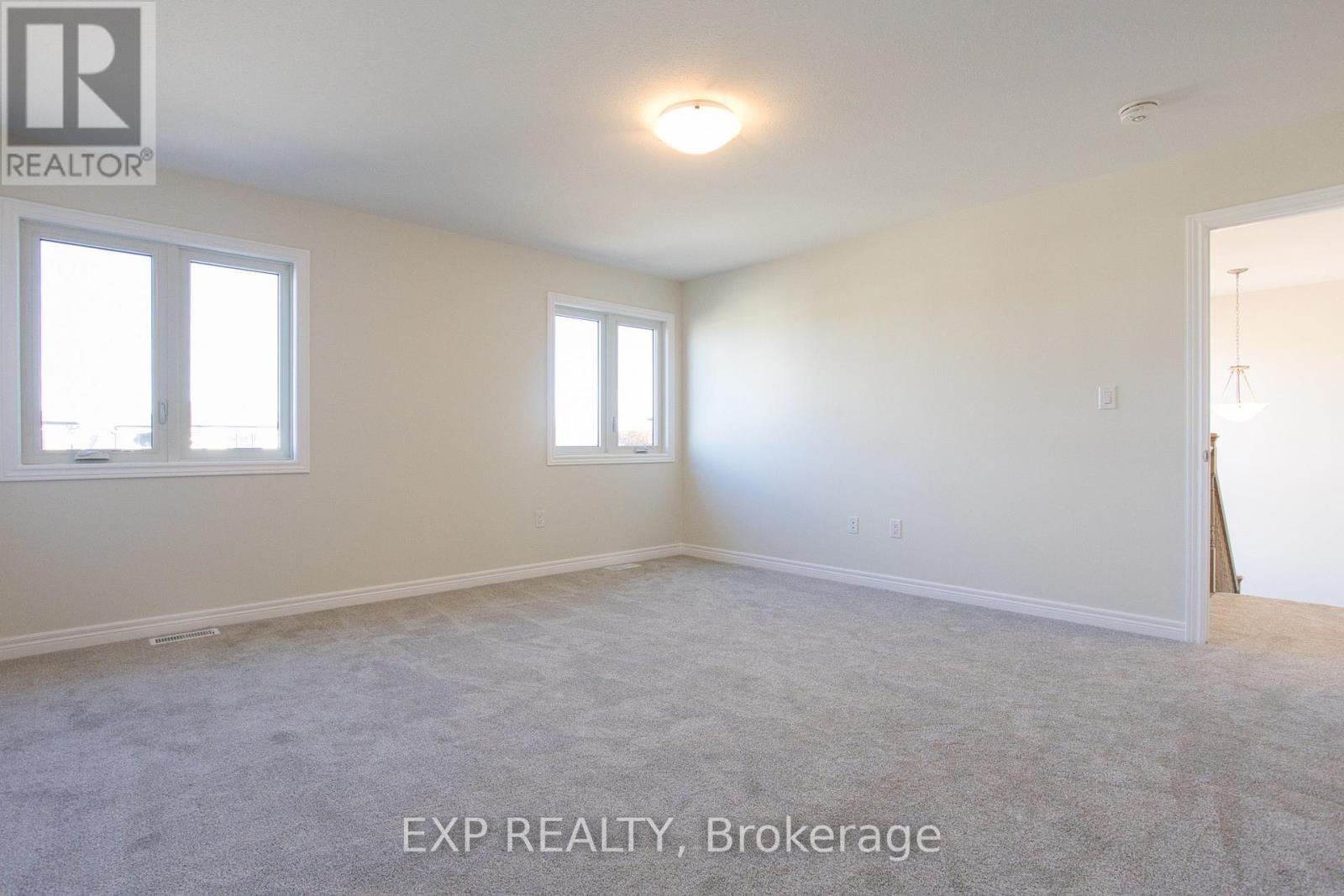 Upper - 20 Elvira Way, Thorold, ON - Indoor Photo Showing Other Room