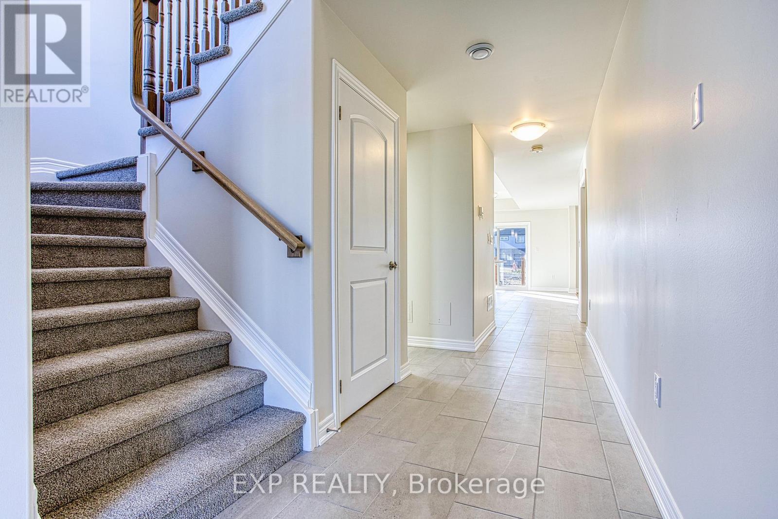 Upper - 20 Elvira Way, Thorold, ON - Indoor Photo Showing Other Room