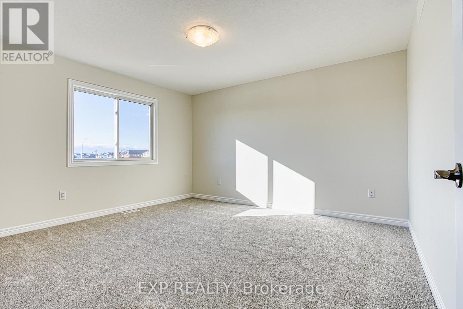 Upper - 20 Elvira Way, Thorold, ON - Indoor Photo Showing Other Room