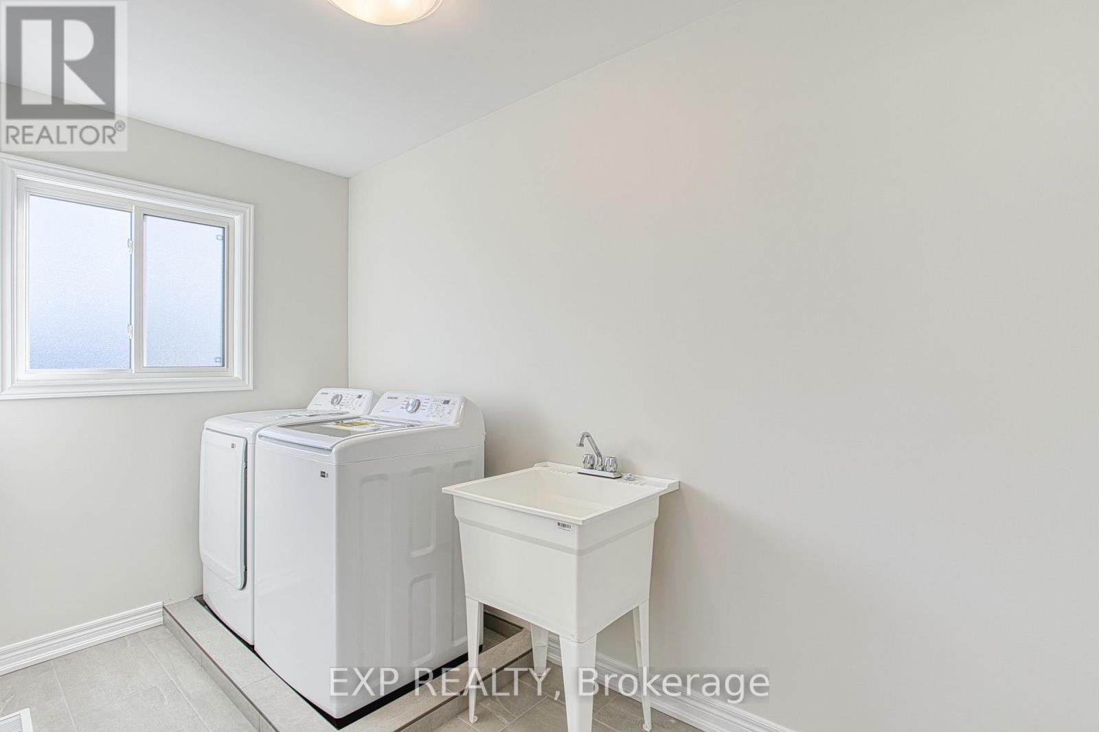 Upper - 20 Elvira Way, Thorold, ON - Indoor Photo Showing Laundry Room
