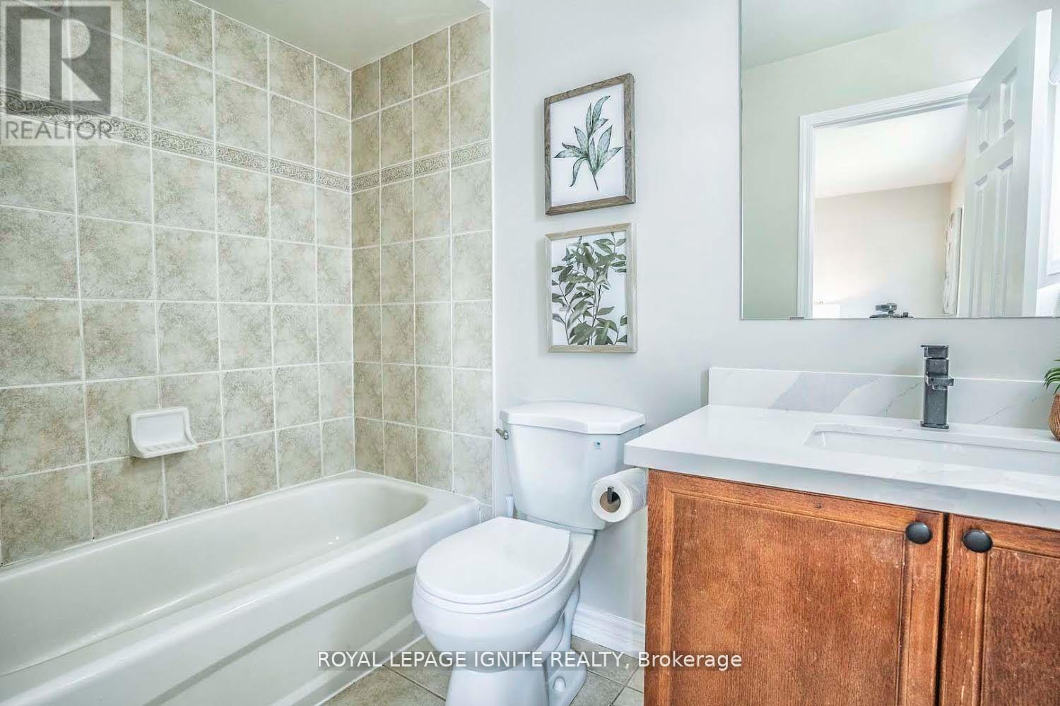 172 Kirkland Place, Whitby, ON - Indoor Photo Showing Bathroom