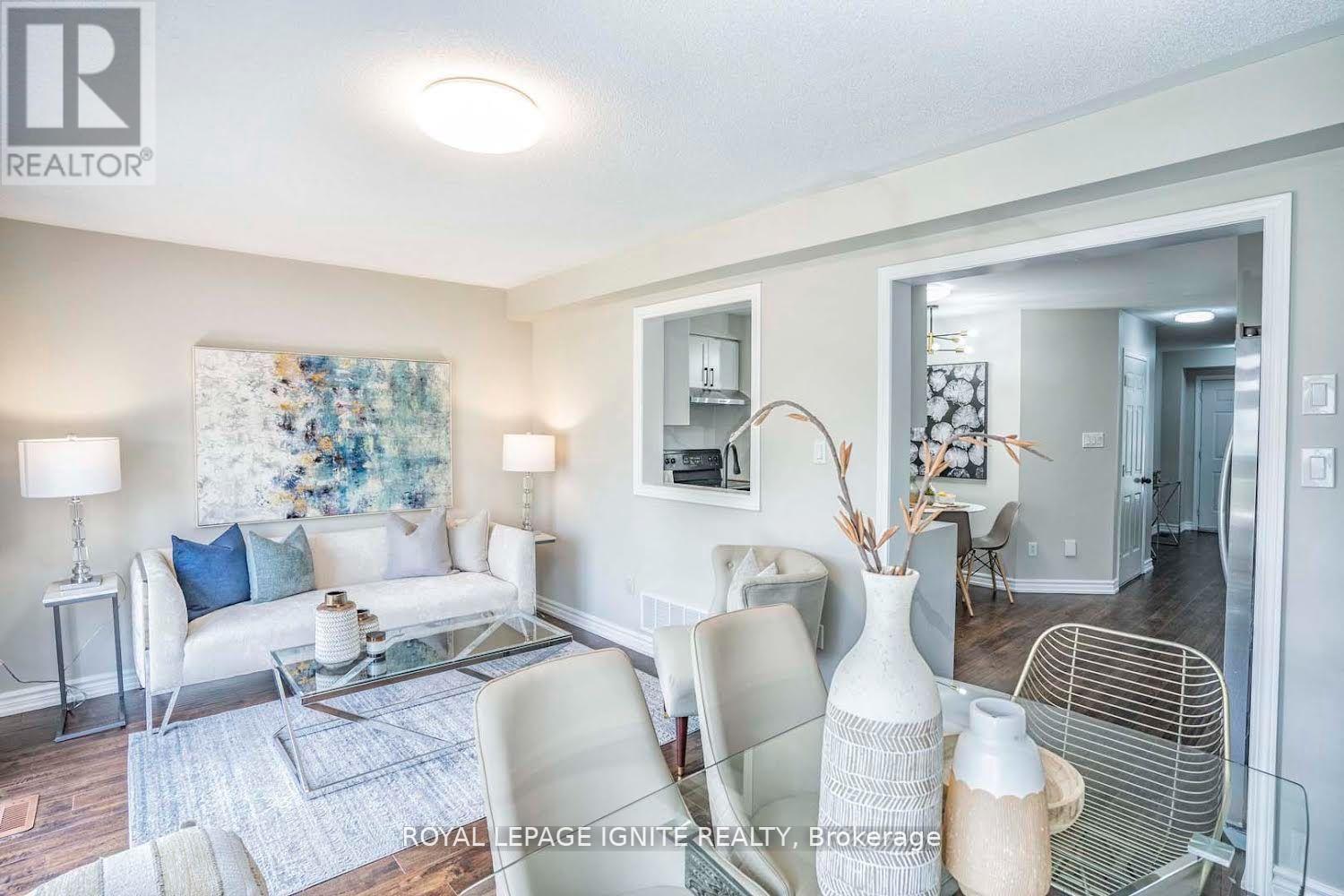 172 Kirkland Place, Whitby, ON - Indoor Photo Showing Living Room