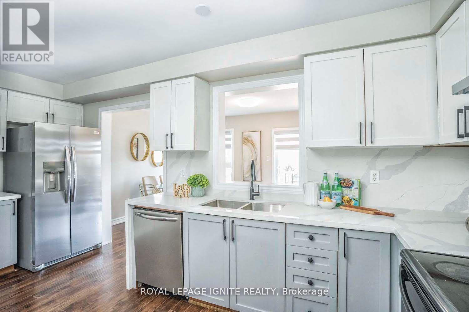 172 Kirkland Place, Whitby, ON - Indoor Photo Showing Kitchen With Double Sink