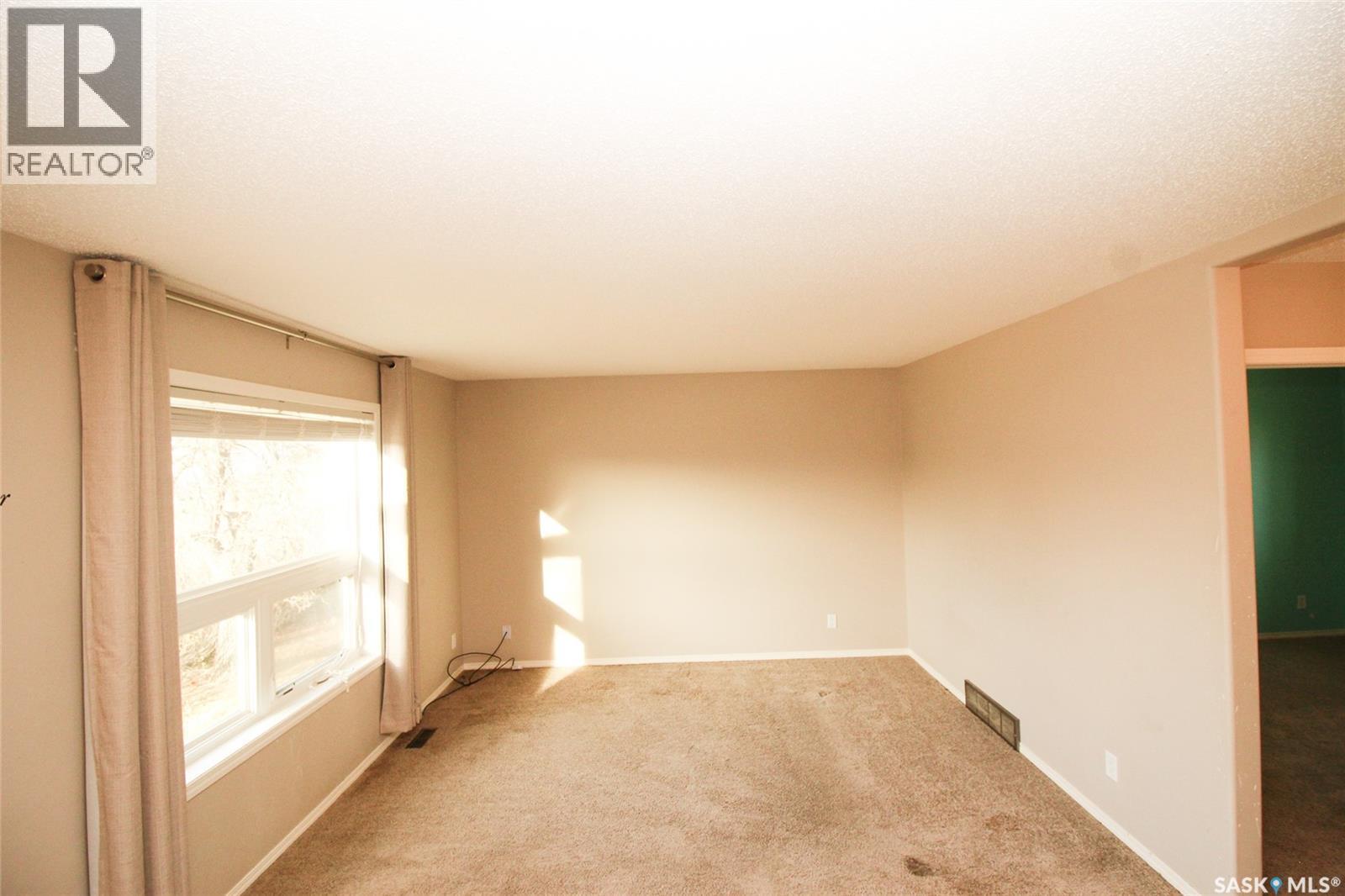 406 Main Street, Climax, SK - Indoor Photo Showing Other Room