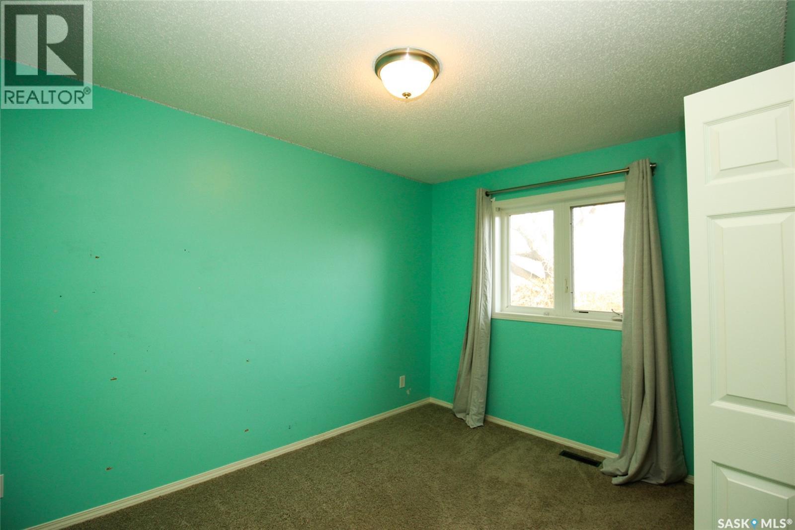 406 Main Street, Climax, SK - Indoor Photo Showing Other Room