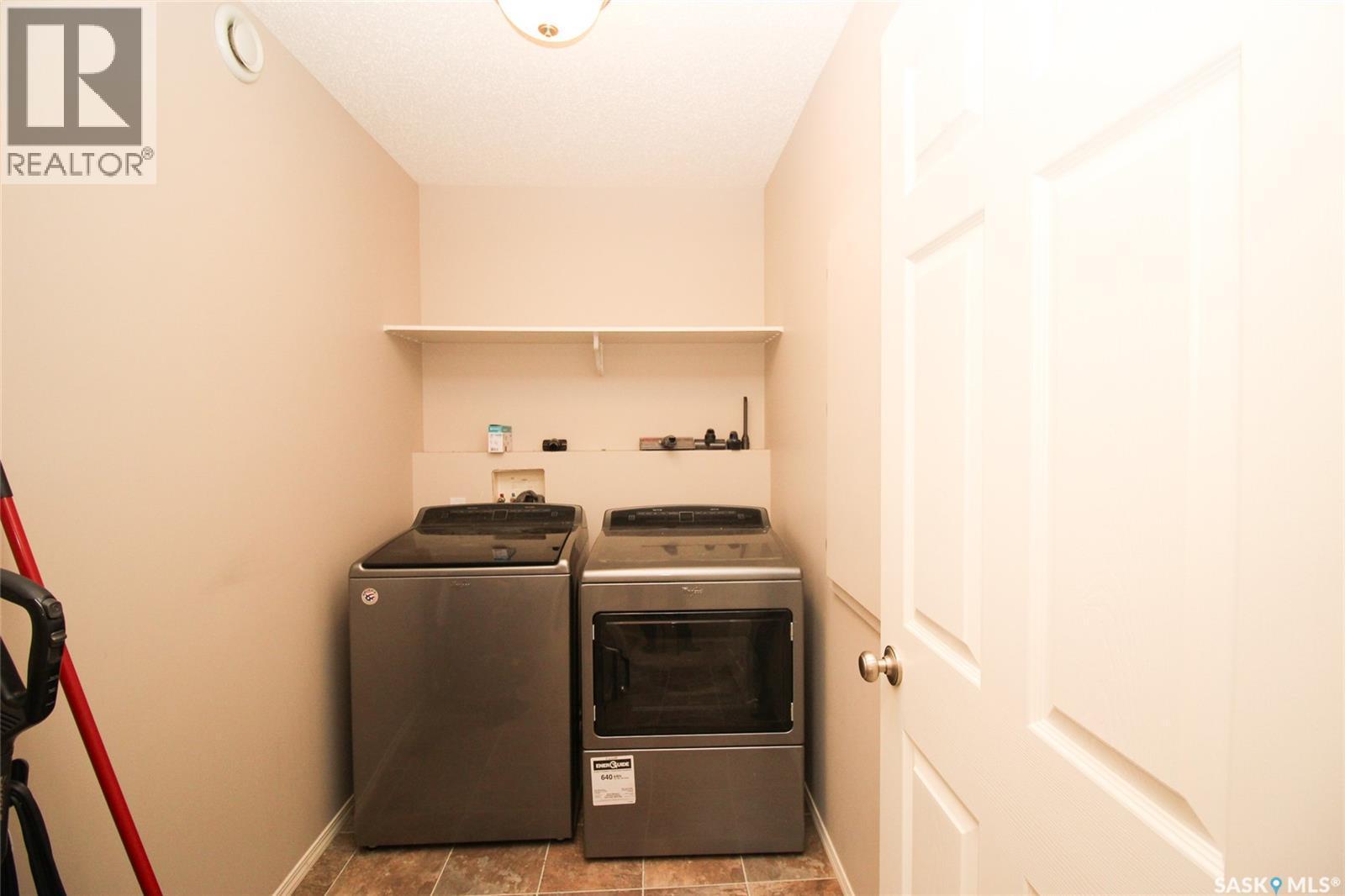 406 Main Street, Climax, SK - Indoor Photo Showing Laundry Room