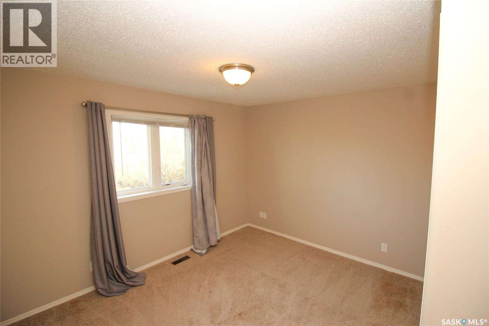 406 Main Street, Climax, SK - Indoor Photo Showing Other Room