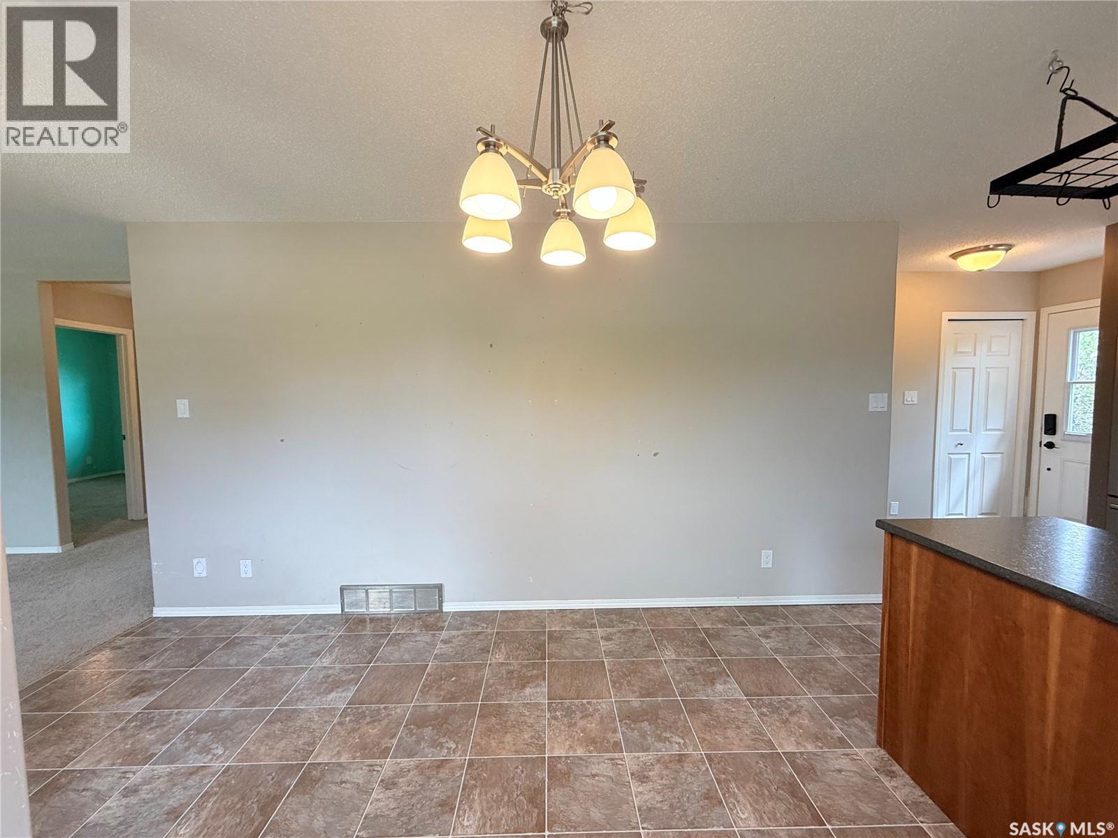 406 Main Street, Climax, SK - Indoor Photo Showing Other Room
