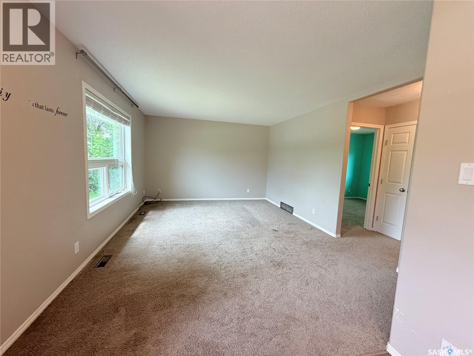 406 Main Street, Climax, SK - Indoor Photo Showing Other Room