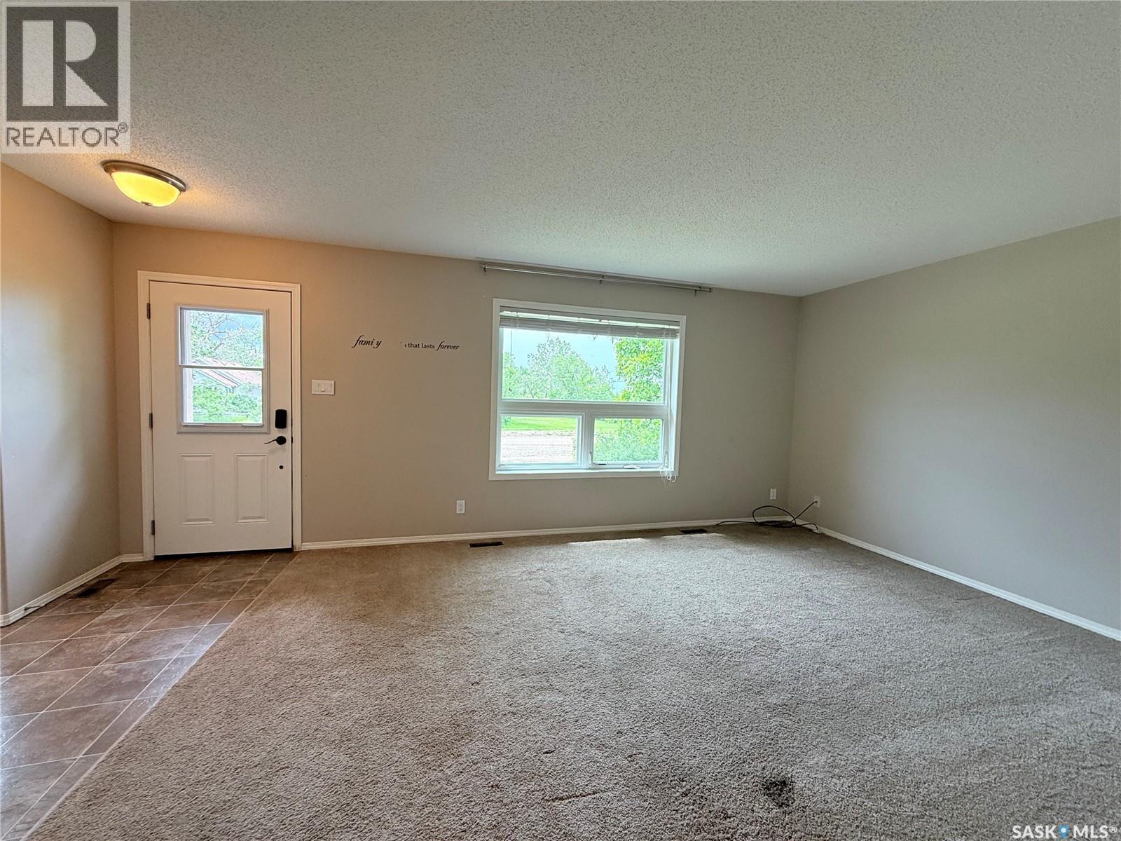 406 Main Street, Climax, SK - Indoor Photo Showing Other Room