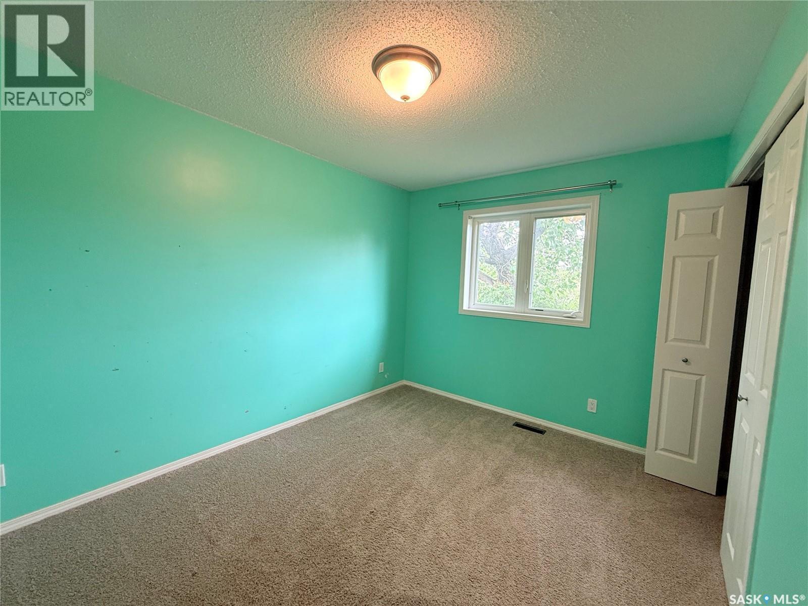406 Main Street, Climax, SK - Indoor Photo Showing Kitchen