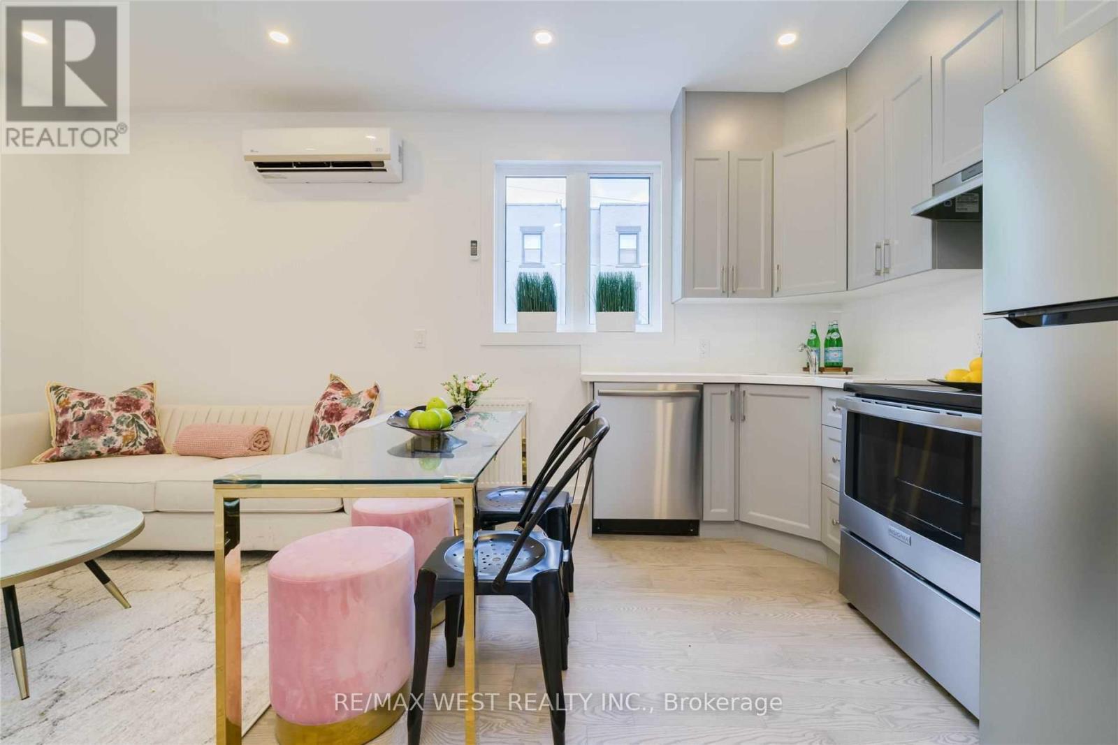 Main - 129 Curzon Street, Toronto, ON - Indoor