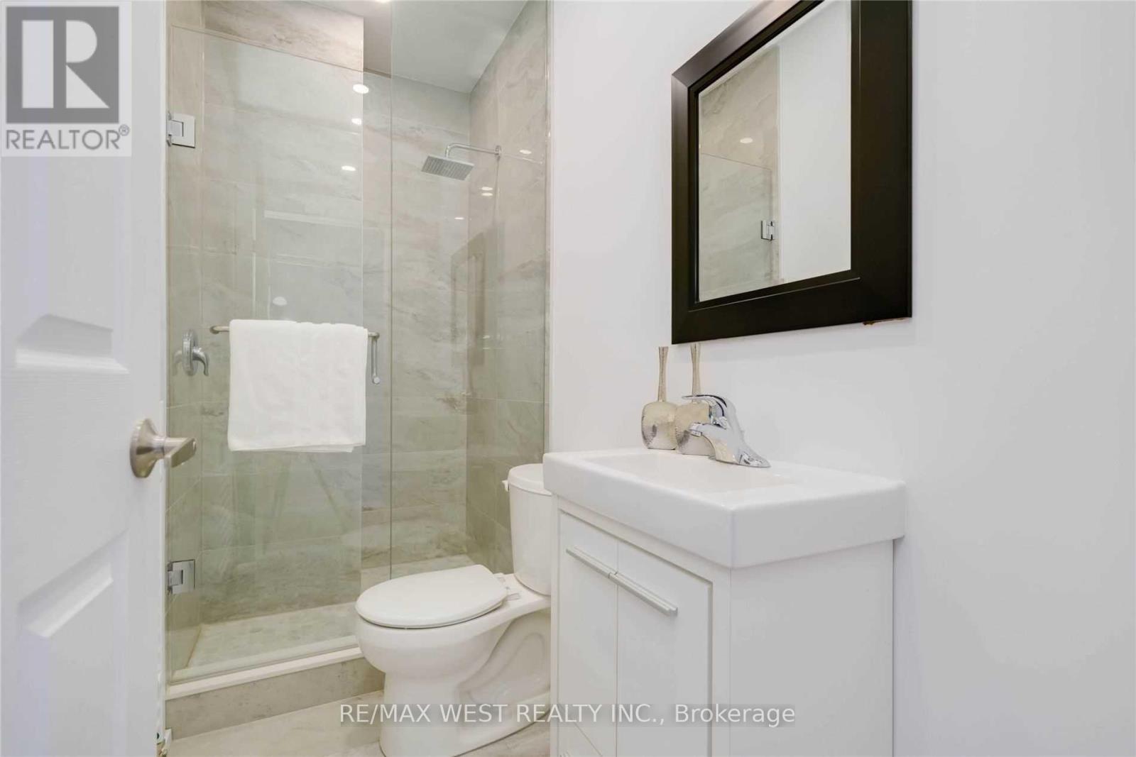 Main - 129 Curzon Street, Toronto, ON - Indoor Photo Showing Bathroom