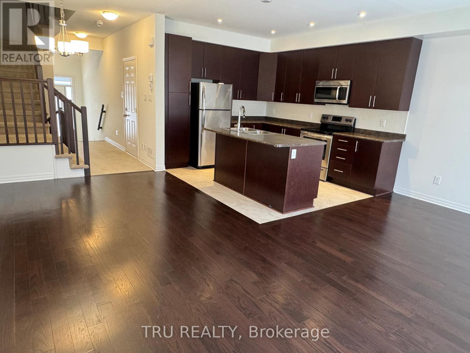 534 Rioja Street, Ottawa, ON - Indoor Photo Showing Kitchen