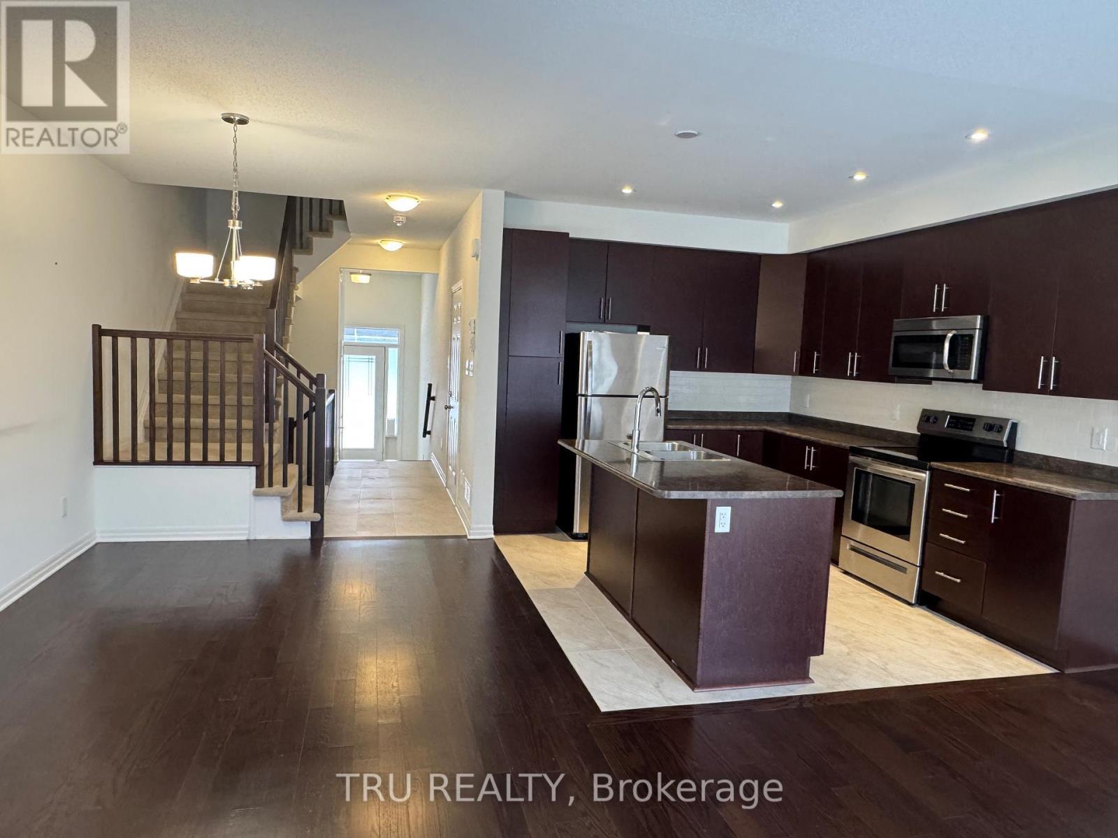 534 Rioja Street, Ottawa, ON - Indoor Photo Showing Kitchen