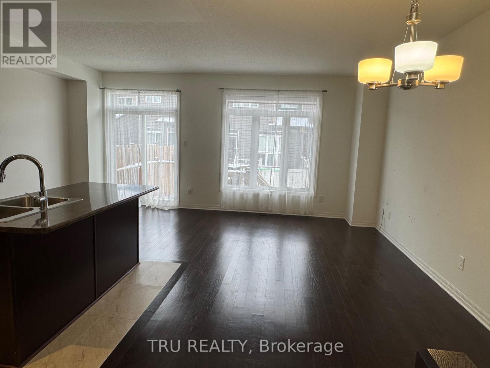 534 Rioja Street, Ottawa, ON - Indoor Photo Showing Other Room