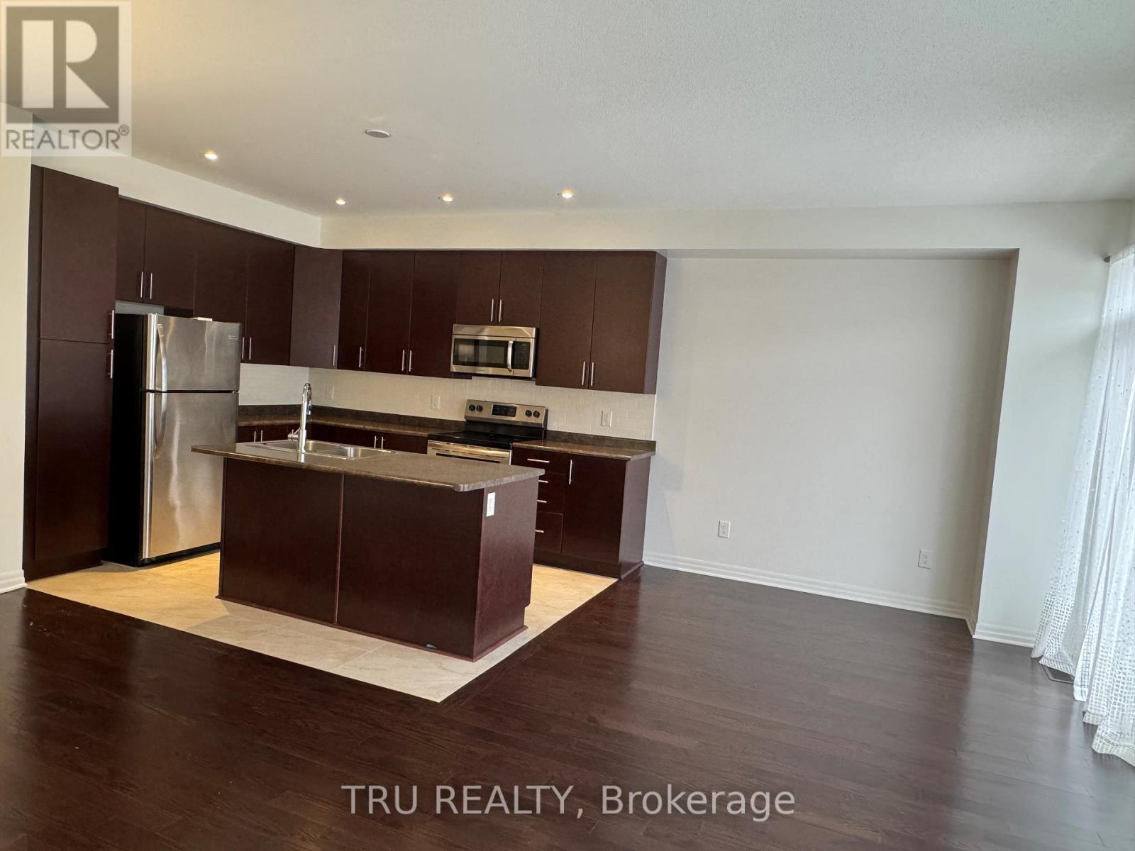 534 Rioja Street, Ottawa, ON - Indoor Photo Showing Kitchen