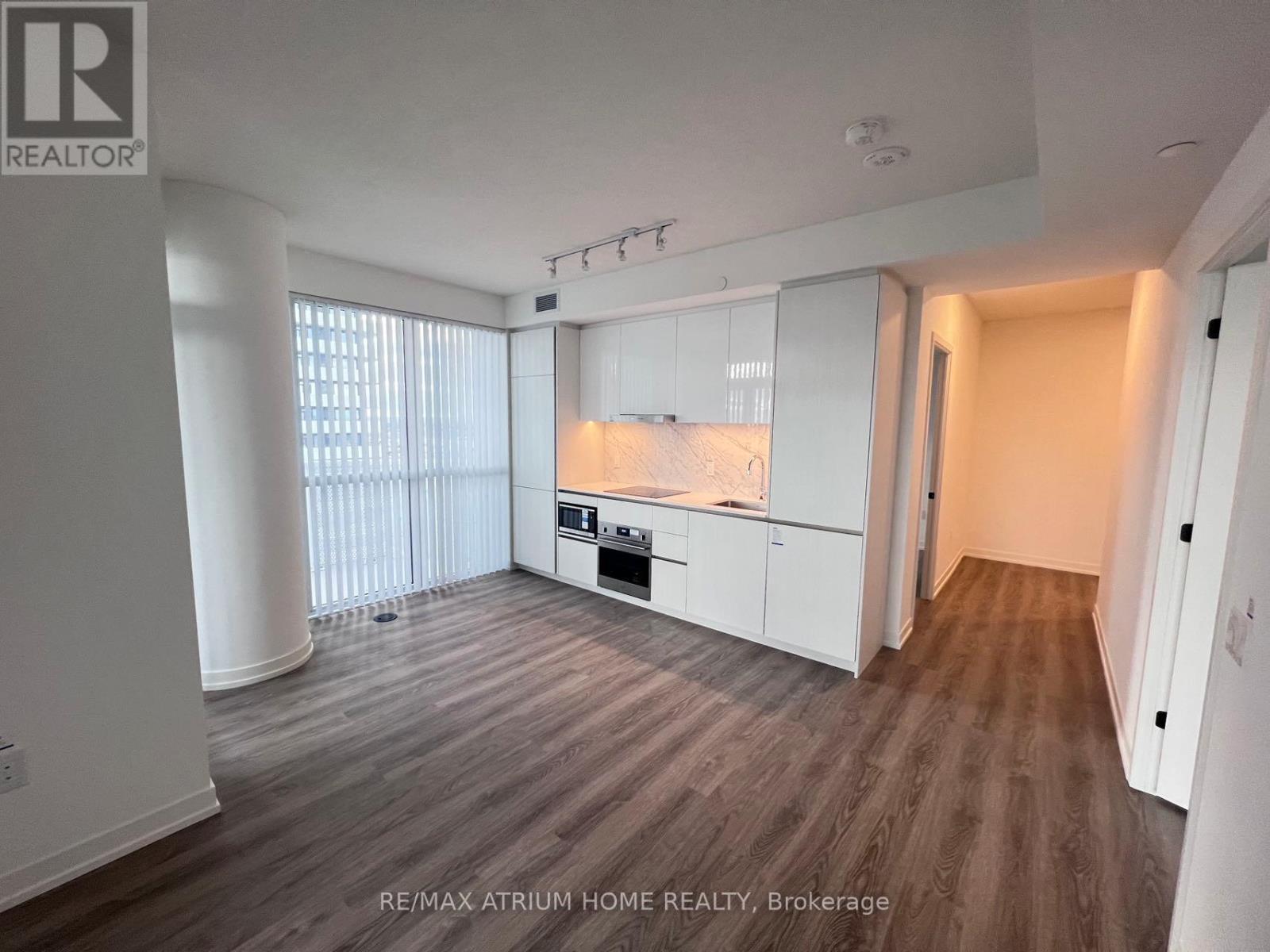 1912 - 8 Interchange Way, Vaughan, ON - Indoor Photo Showing Kitchen