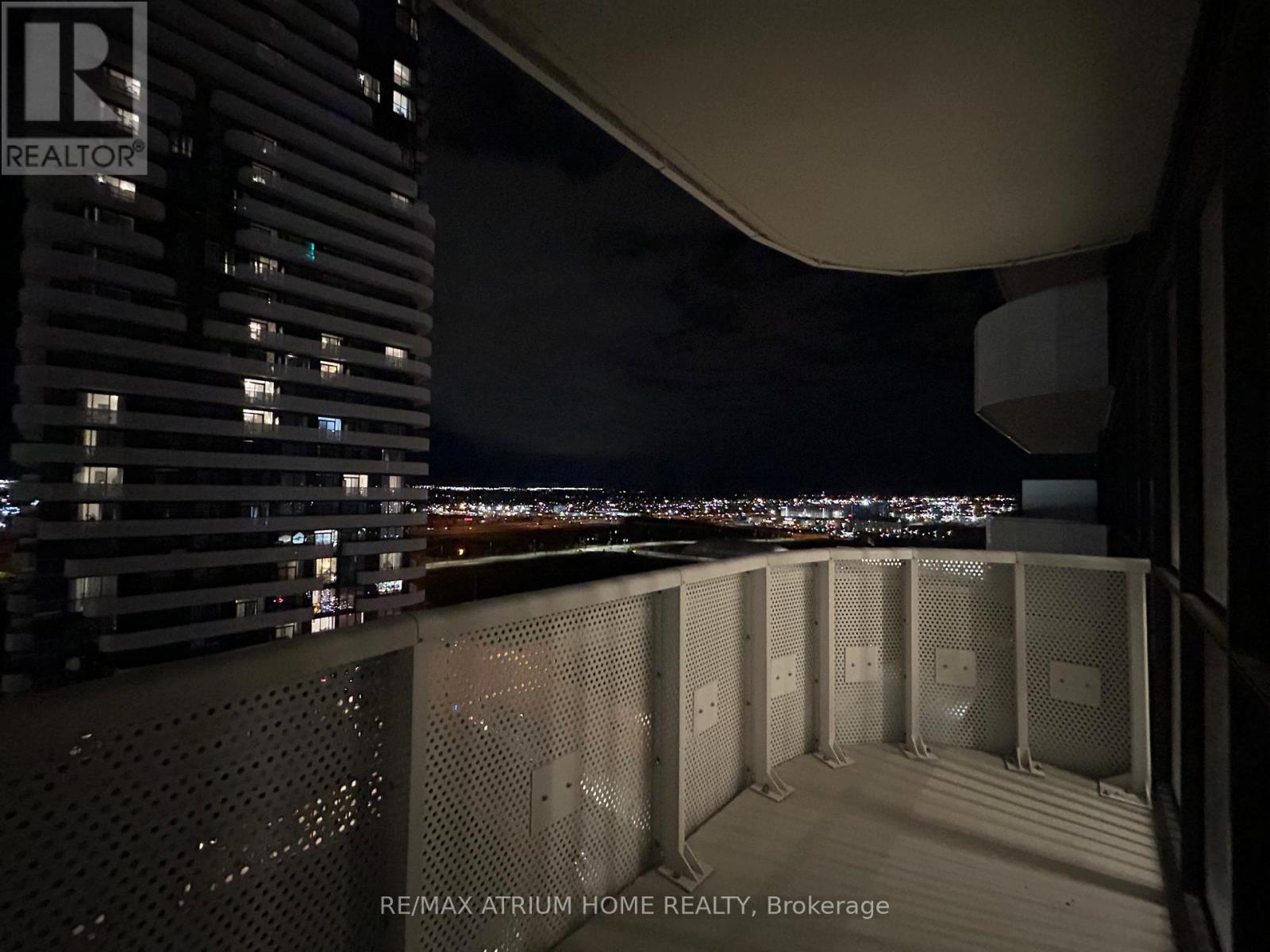 1912 - 8 Interchange Way, Vaughan, ON - Outdoor