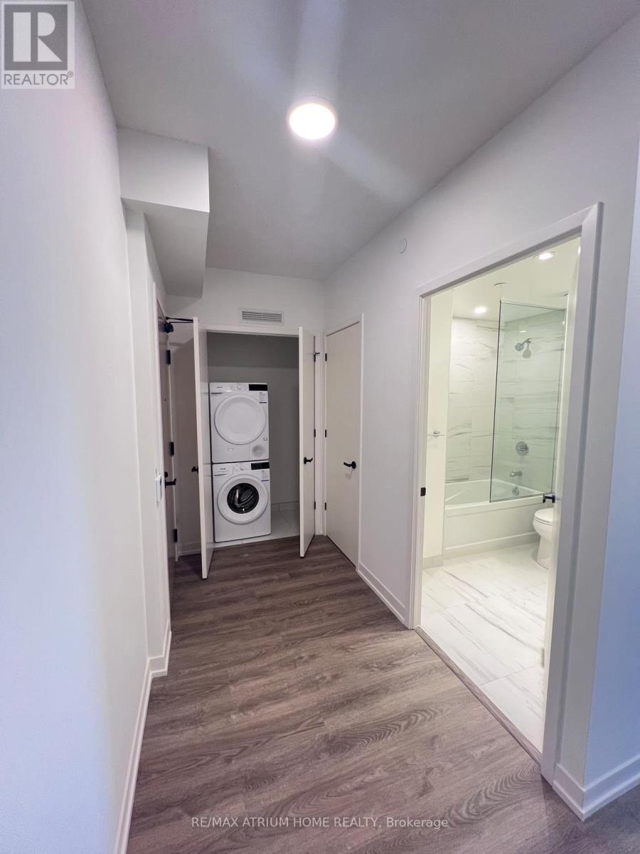 1912 - 8 Interchange Way, Vaughan, ON - Indoor