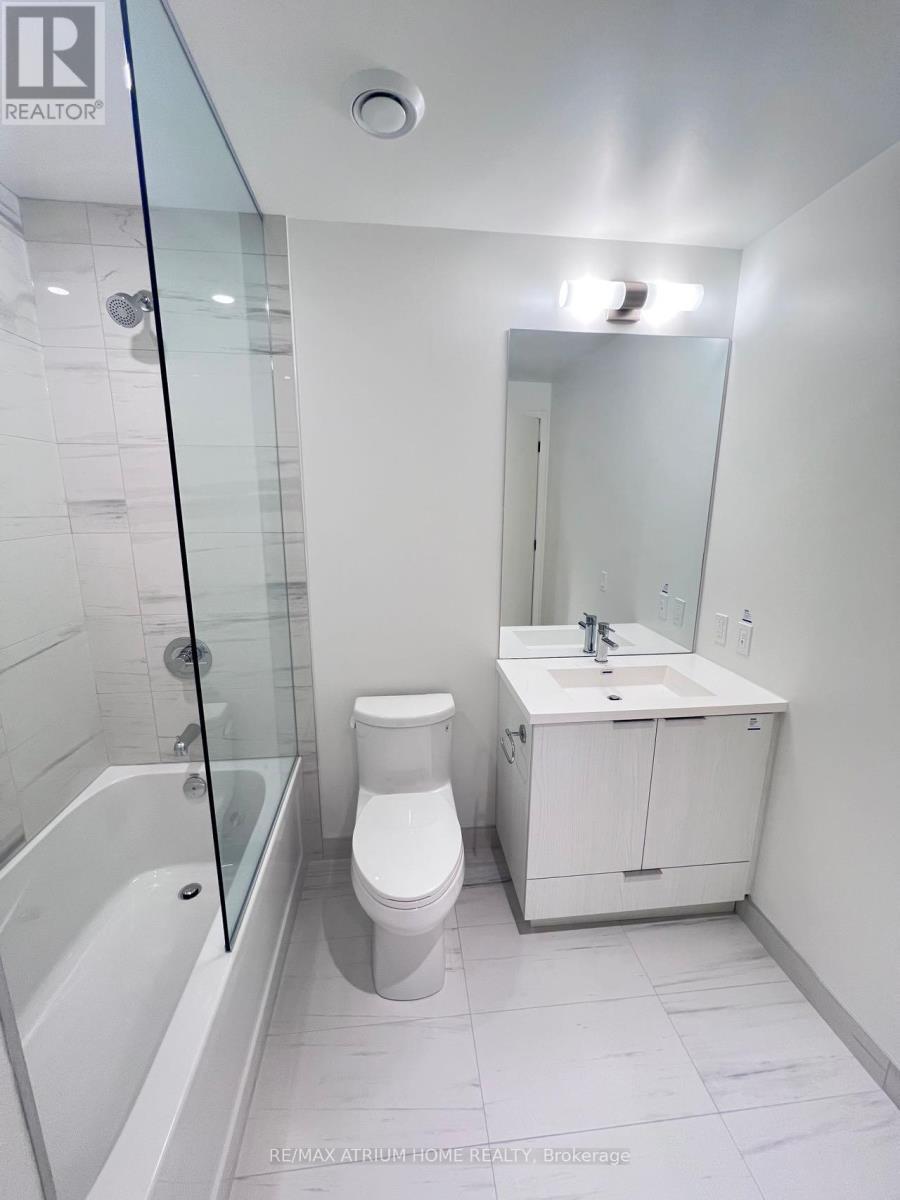 1912 - 8 Interchange Way, Vaughan, ON - Indoor Photo Showing Bathroom