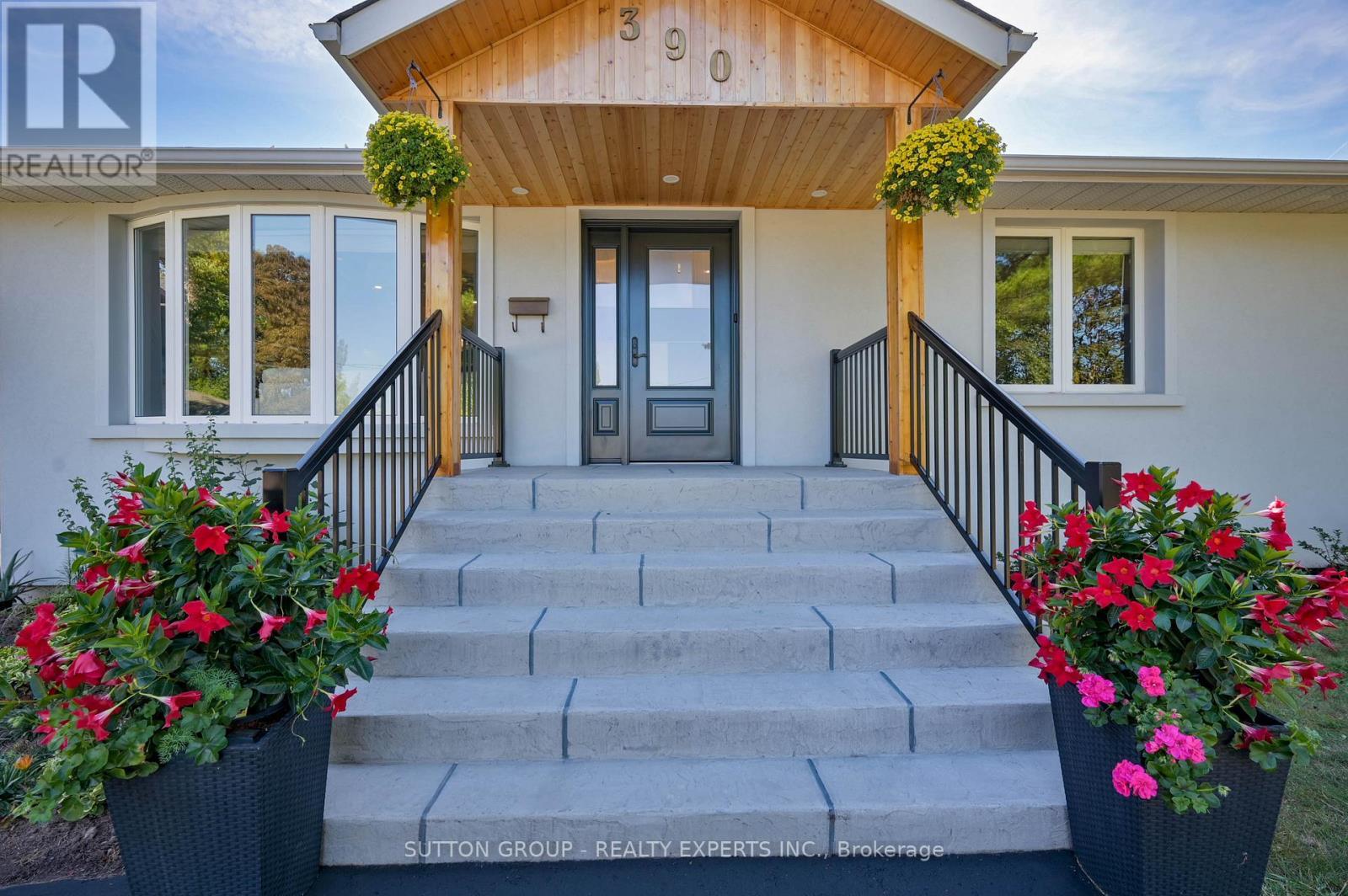 390 Wendall Place, Oakville, ON - Outdoor With Exterior