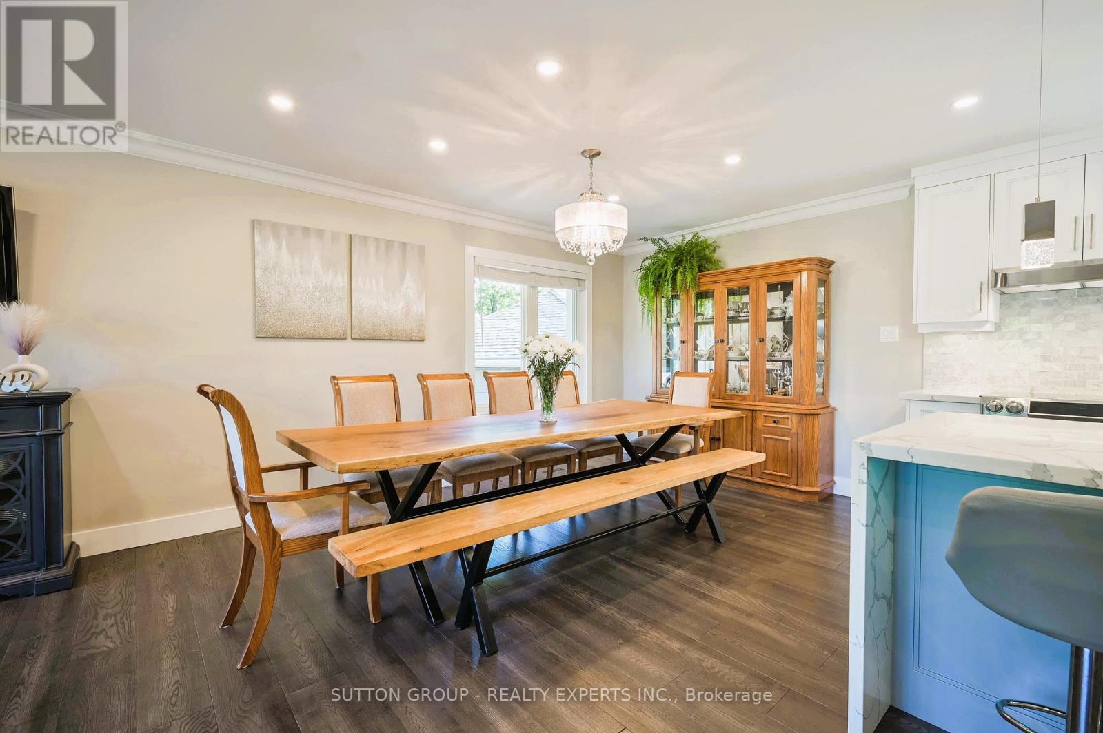 390 Wendall Place, Oakville, ON - Indoor