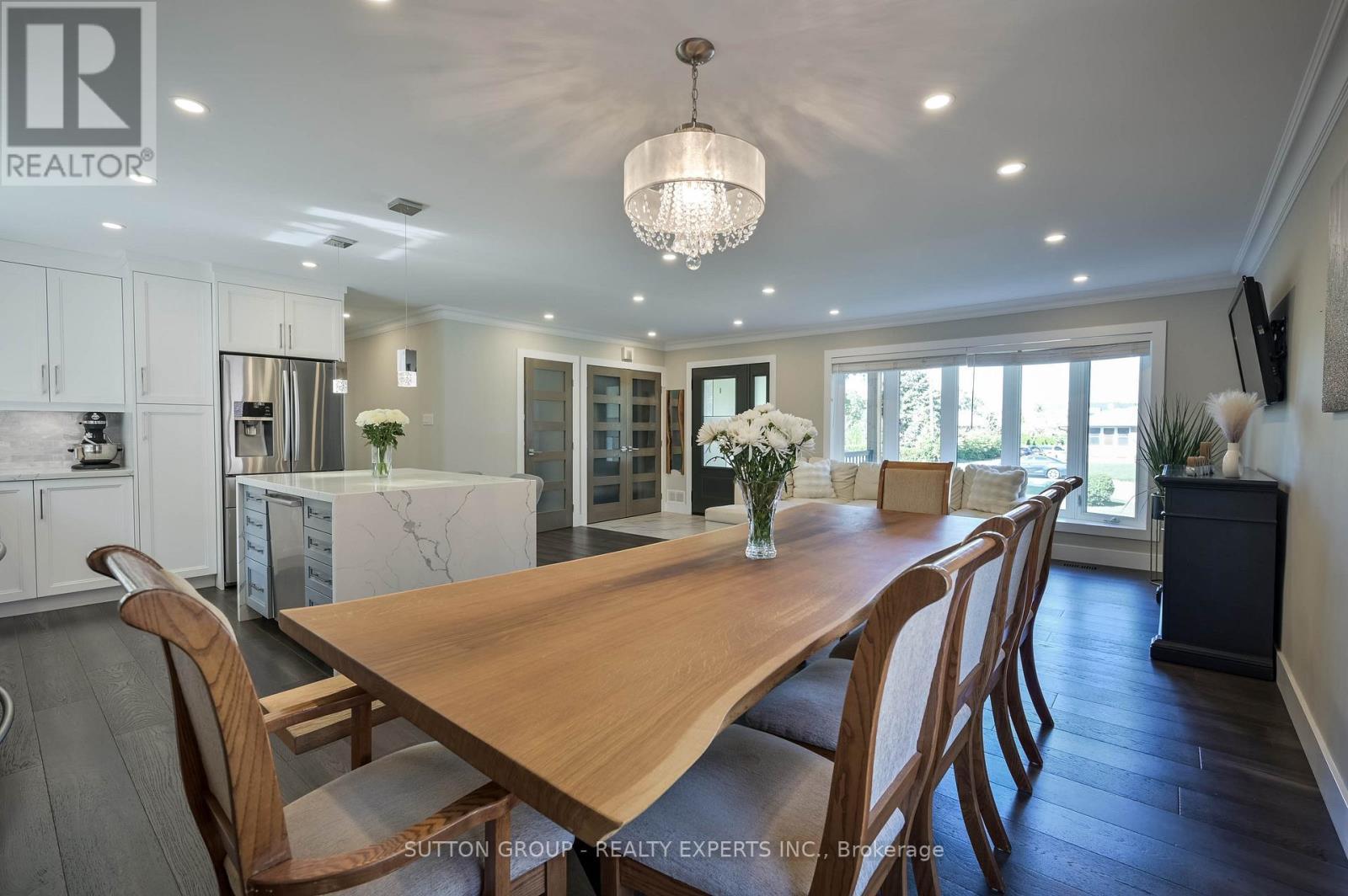 390 Wendall Place, Oakville, ON - Indoor Photo Showing Dining Room