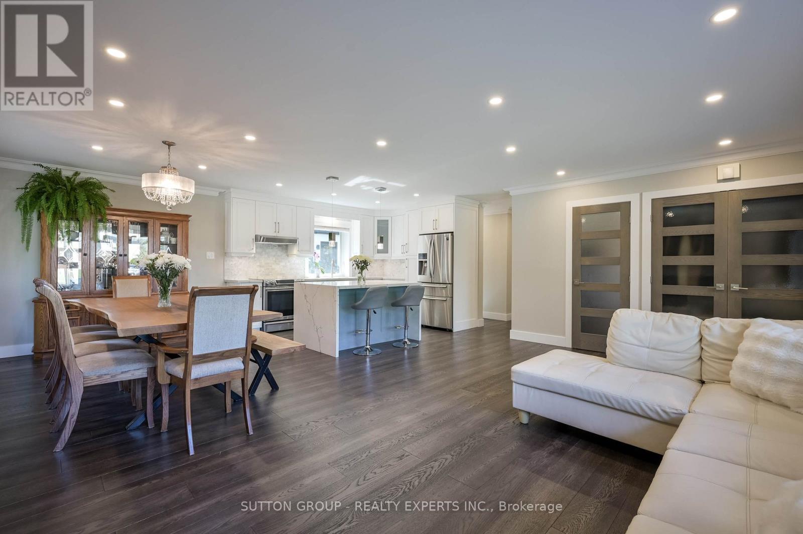 390 Wendall Place, Oakville, ON - Indoor